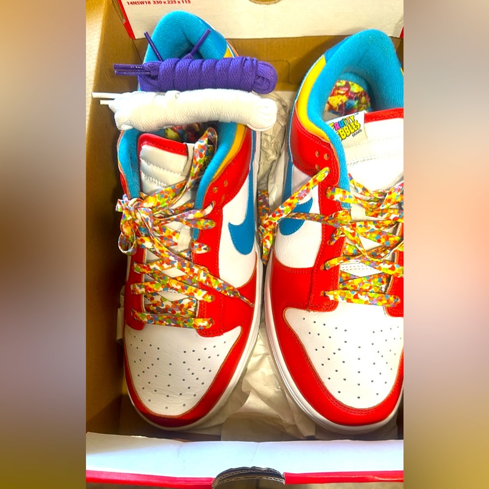 Nike Dunk Low x LeBron James Fruity Pebbles Size 10.5. With all three laces.